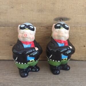 Vtg Motorcycle Biker Hogs Pigs Salt & Pepper Shakers Leather Jackets Kitschy